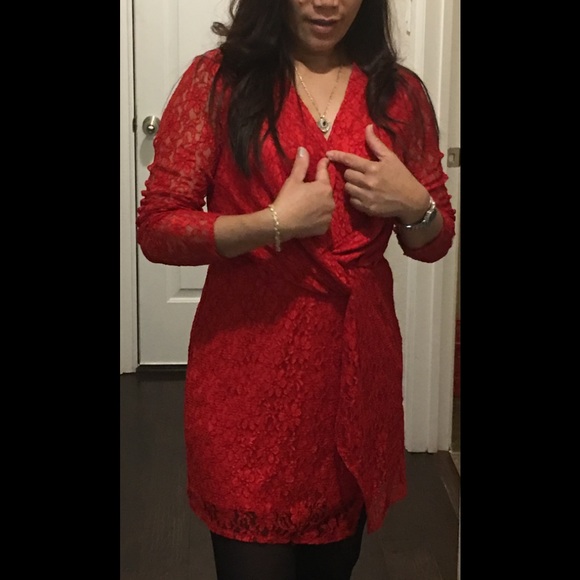 Red Lace Twist Front Shift Dress - Picture 2 of 5